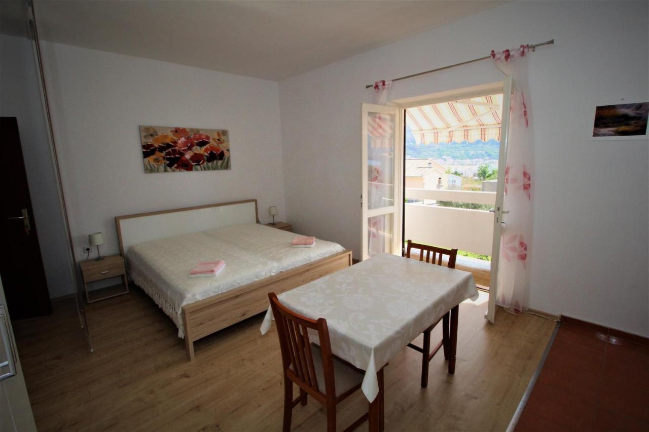 Apartments And Rooms With Parking Space Pag - 13060 Pag Town Exterior foto